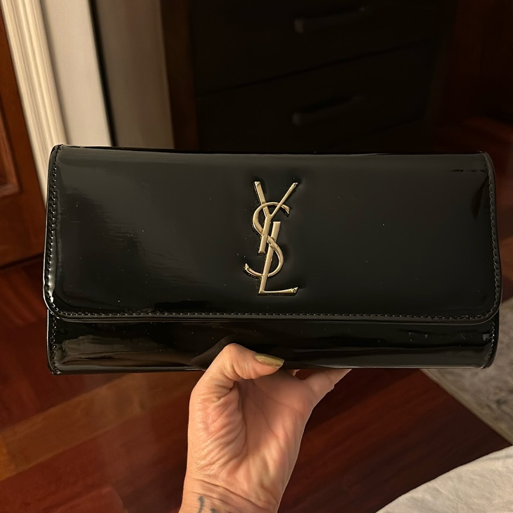 Black Clutch